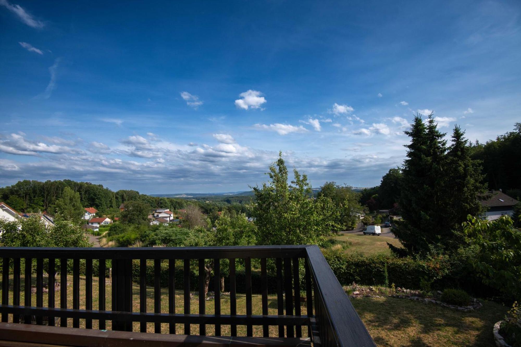 Sonnige Aussicht Villa Losheim Kültér fotó
